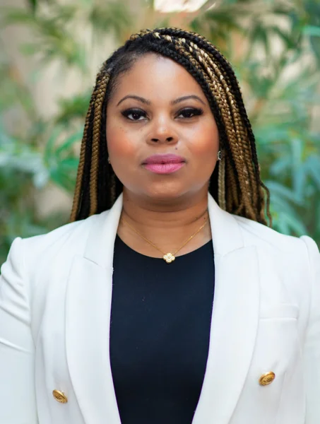 Starbrina Smith, Agent